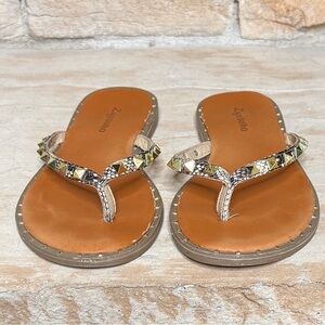 ZIGI SOHO Womens Beige Studded Padded Patsye Round Toe Flip Flop Sandal Sz 7